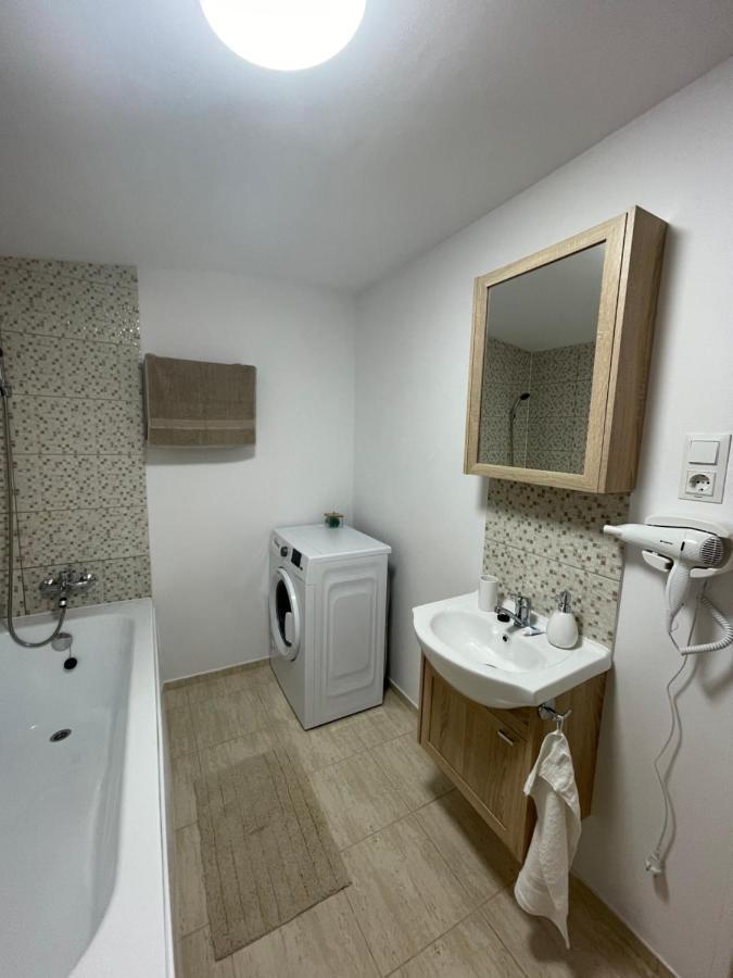 Jokai Apartments Nr7, Code Entry Sfantu Gheorghe  ภายนอก รูปภาพ
