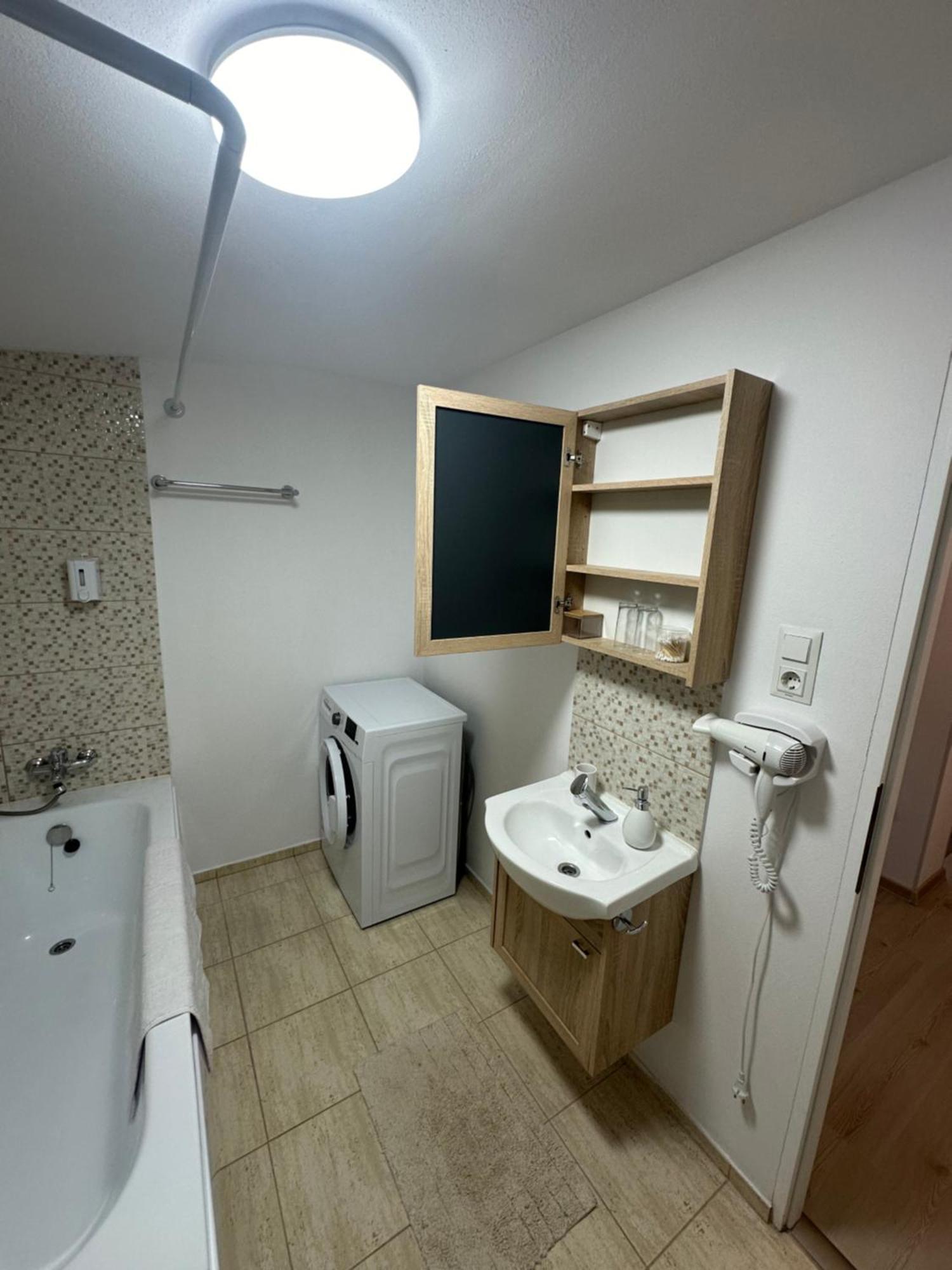 Jokai Apartments Nr7, Code Entry Sfantu Gheorghe  ภายนอก รูปภาพ
